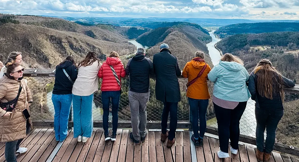 Unser Team auf Betriebsausflug, Blick vom Baumwipfelpfad auf die Saarschleife