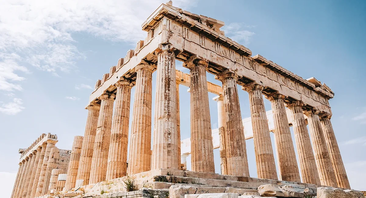 Die historischen Säulen der Akropolis Stadtfestungen, aus dem antiken Griechenland, in Athen